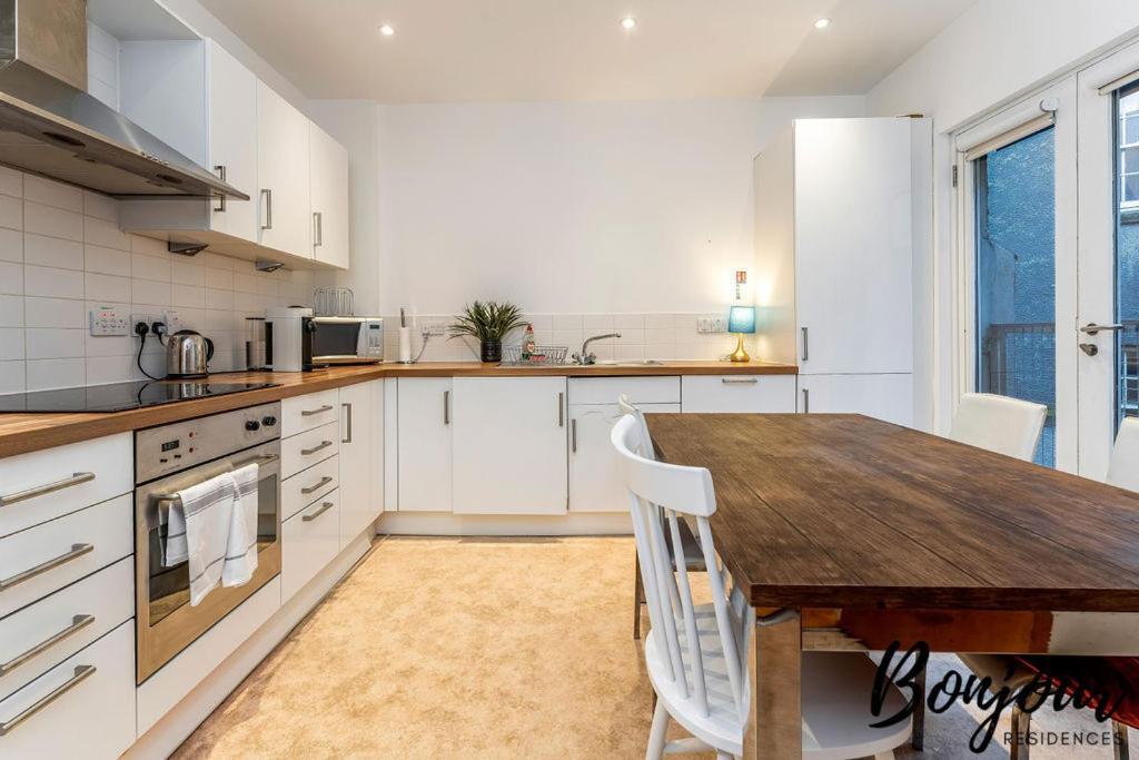 Spacious 2Br-1Ba - Grassmarket - Free Parking By Bonjour Residences Edinburg Exteriör bild
