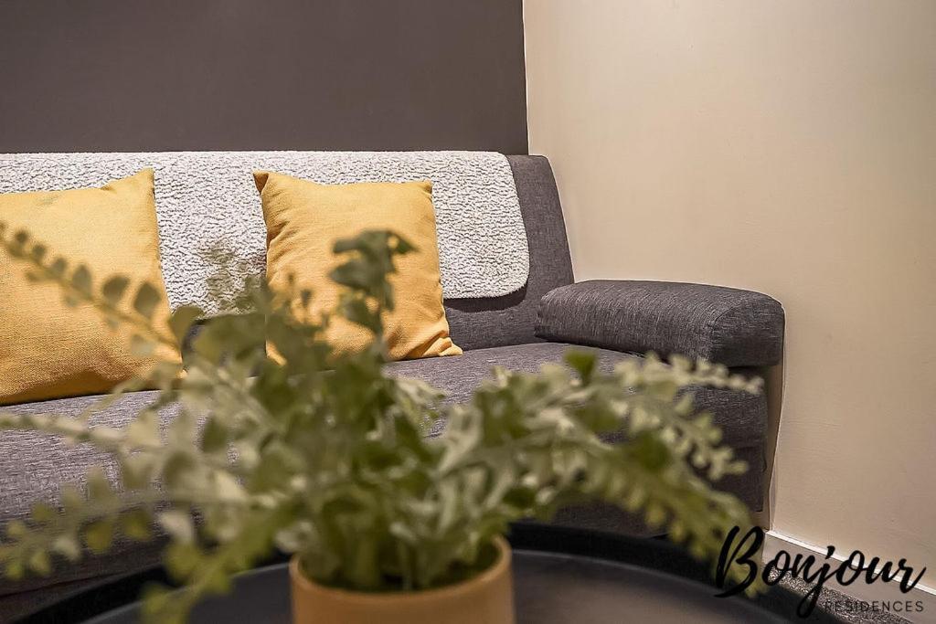 Spacious 2Br-1Ba - Grassmarket - Free Parking By Bonjour Residences Edinburg Exteriör bild