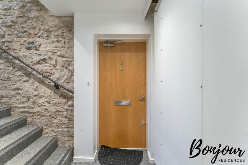 Spacious 2Br-2Ba - Grassmarket - Free Parking By Bonjour Residences Edinburg Exteriör bild