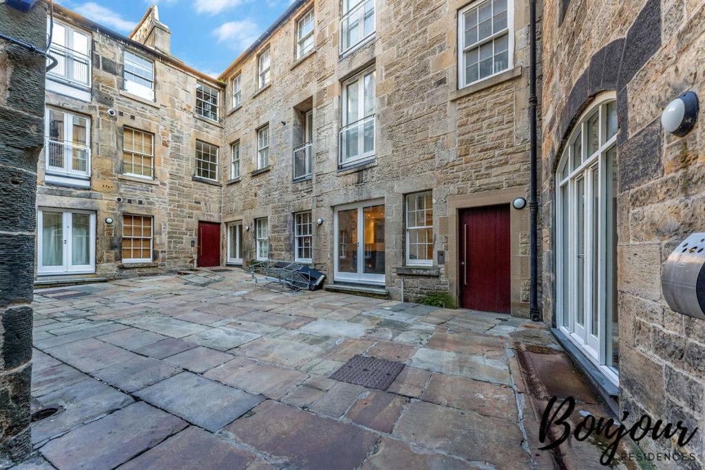 Spacious 2Br-1Ba - Grassmarket - Free Parking By Bonjour Residences Edinburg Exteriör bild