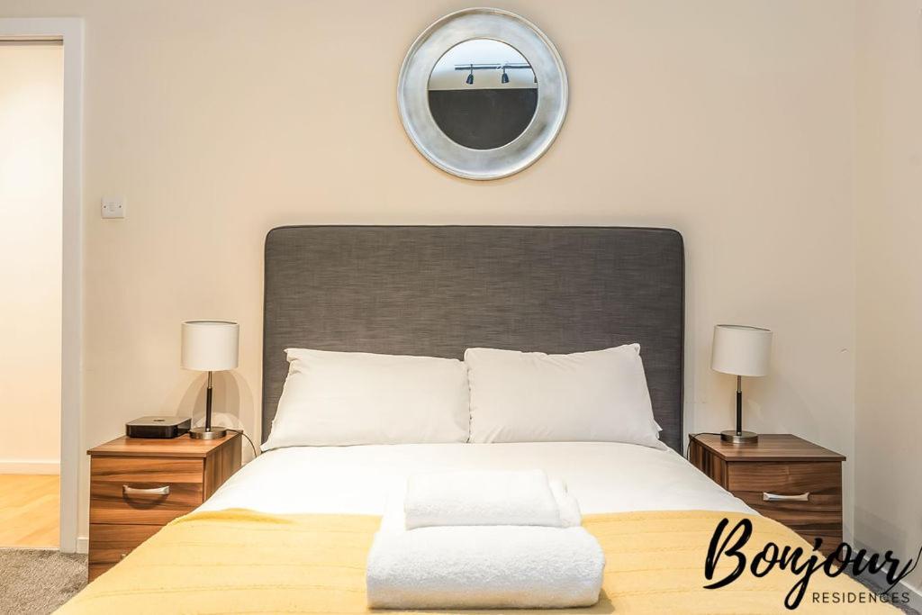 Spacious 2Br-1Ba - Grassmarket - Free Parking By Bonjour Residences Edinburg Exteriör bild