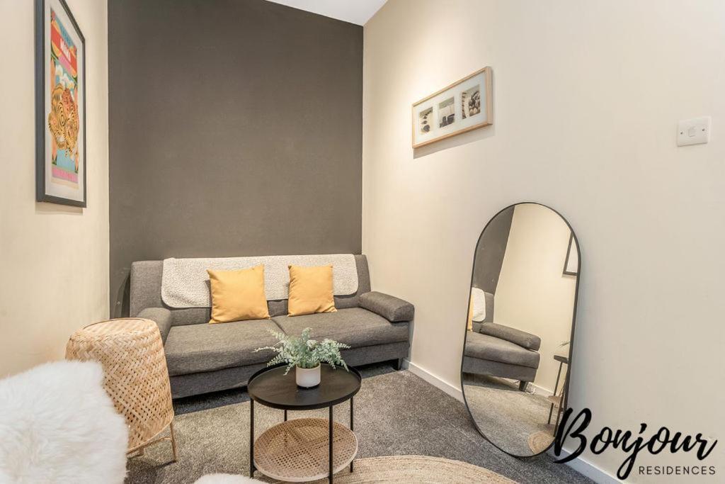 Spacious 2Br-1Ba - Grassmarket - Free Parking By Bonjour Residences Edinburg Exteriör bild