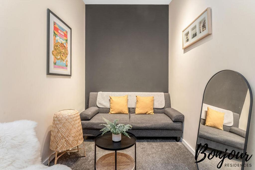 Spacious 2Br-1Ba - Grassmarket - Free Parking By Bonjour Residences Edinburg Exteriör bild