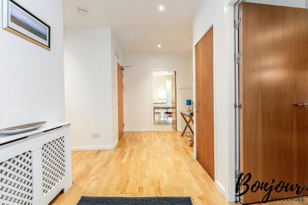 Spacious 2Br-1Ba - Grassmarket - Free Parking By Bonjour Residences Edinburg Exteriör bild